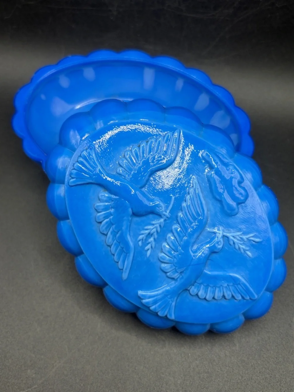 Vintage Lapis Blue Mottled Slag Glass Doves Birds Peace Olive Branch Dresser Box